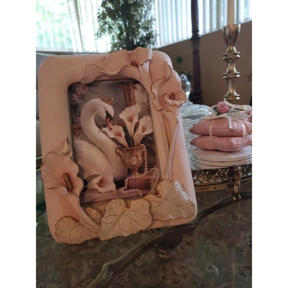 Vintage Victorian Blush light peach Ivory Calla Lily Frame – Ornate Floral Decor - Picture 5 of 7
